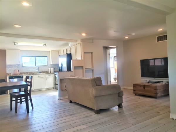13812 North 8th Place, Phoenix, AZ 85022