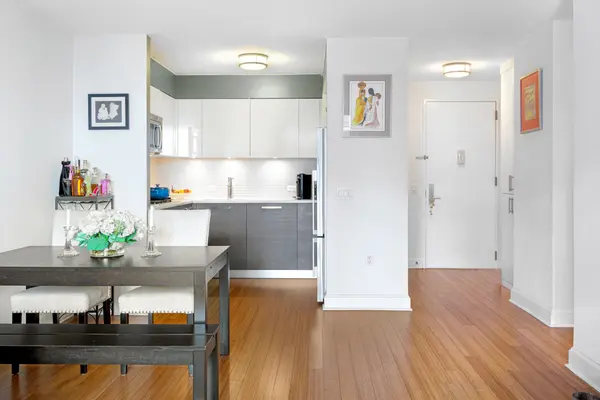 505 W 47th St #2GS, New York, NY 10036