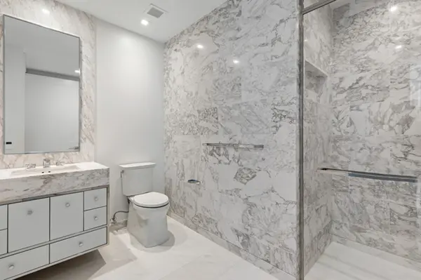 138 E 50th St #27B, New York, NY 10022
