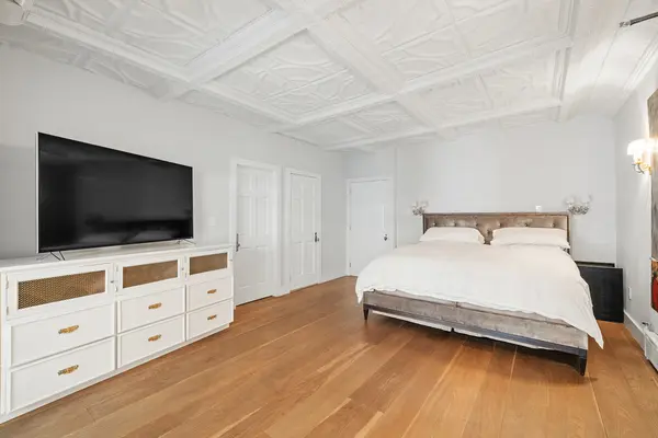 12 Avenue A, New York, NY 10009