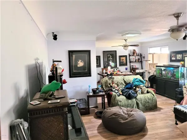 3427 E Holly St  Phoenix, Az 85008,