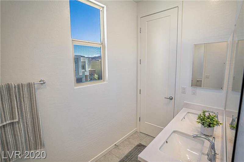 687 Glowing Horizon Street, Henderson, NV 89052