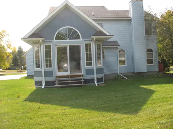 6 Armstrong Cir, Altamont, NY 12009
