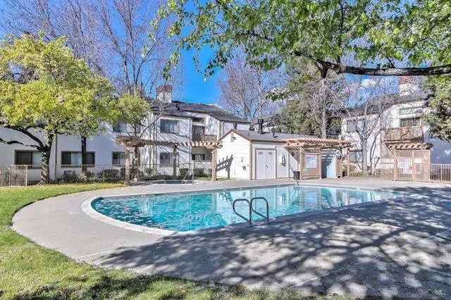 Meadow Ridge Cir, San Jose, CA 95131