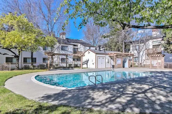 Meadow Ridge Cir, San Jose, CA 95131