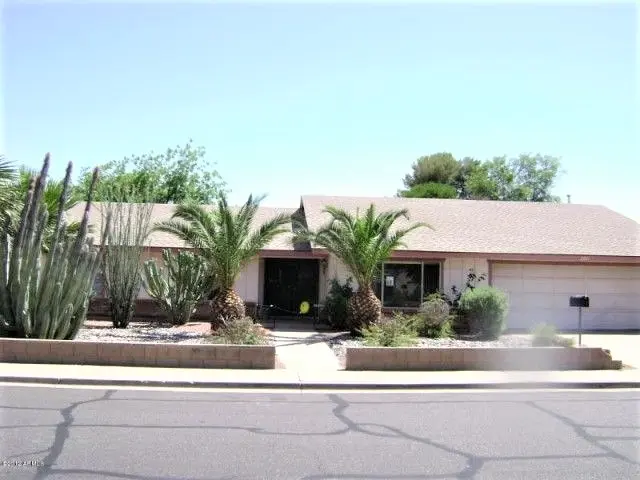2011 E Gary Cir  Mesa, Az 85213,