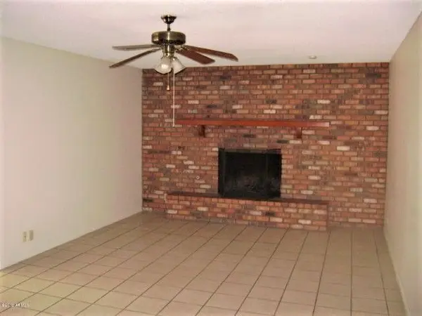 2011 E Gary Cir  Mesa, Az 85213,