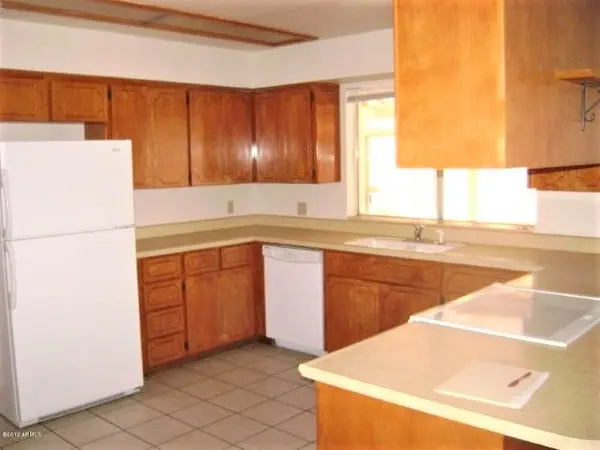 2011 E Gary Cir  Mesa, Az 85213,