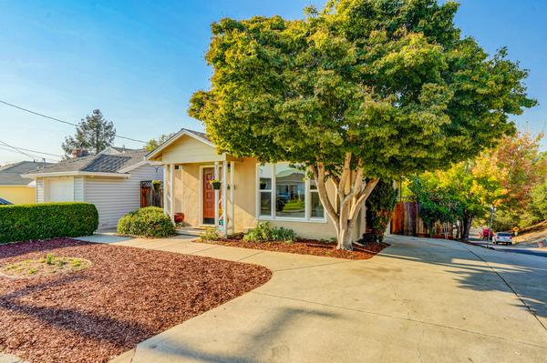 1120 Roxanne Ave