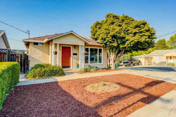 1120 Roxanne Ave