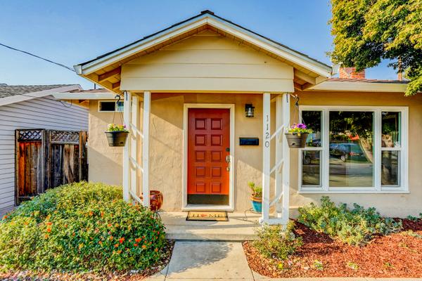 1120 Roxanne Ave