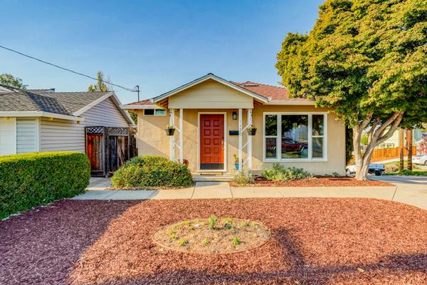 1120 Roxanne Ave