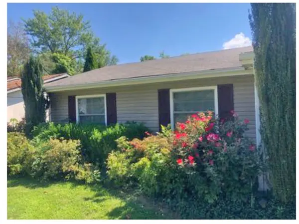 911 W 30th St, Rogers, AR