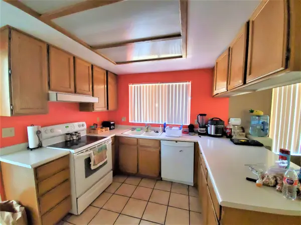 6520 West Paradise Lane, Glendale, AZ 85306
