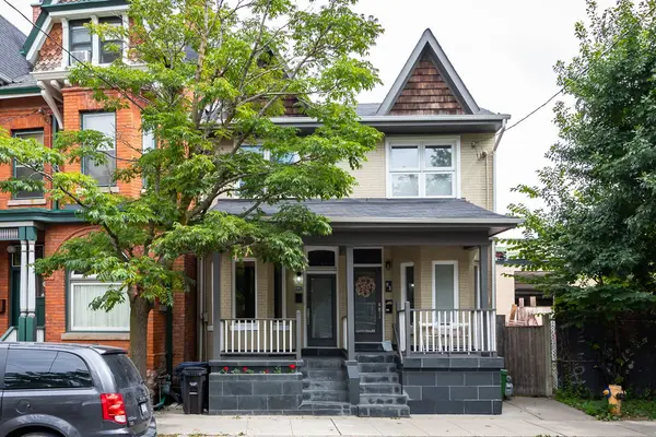 95 Walnut Ave, Toronto, ON M5V 2S1