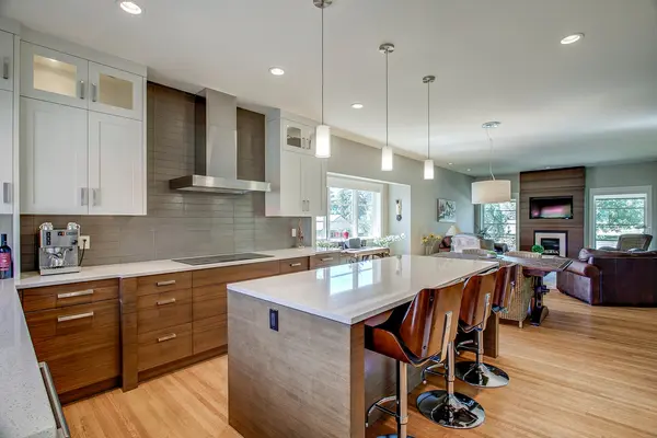 20 Meadowlark Cres SW, Calgary, T2V 1Z1
