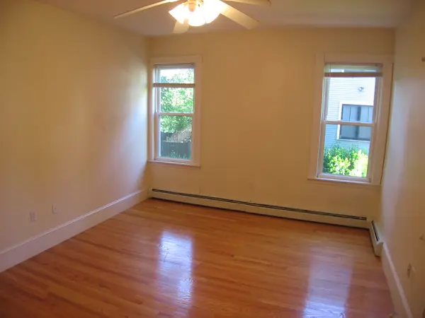 118 Chestnut Ave #1, Jamaica Plain, MA 02130