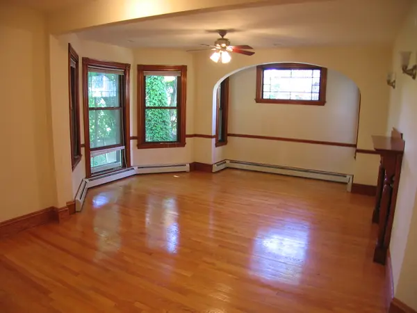 118 Chestnut Ave #1, Jamaica Plain, MA 02130