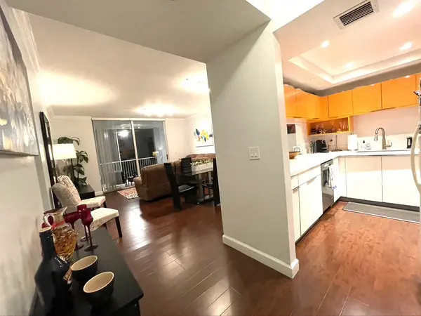 9725 NW 52nd St #311, Doral, FL 33178