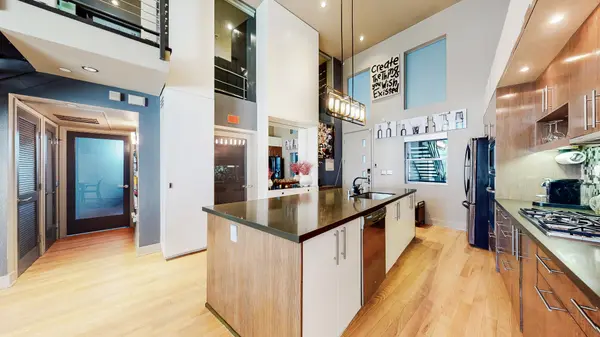 12837 Moorpark St #101, Studio City, CA 91604
