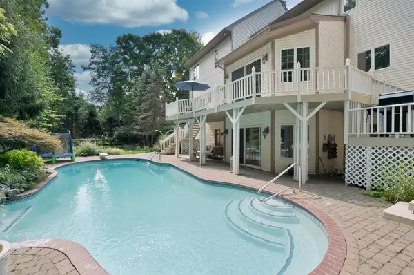 14 Forest Ridge Rd, Upper Saddle River, NJ 07458
