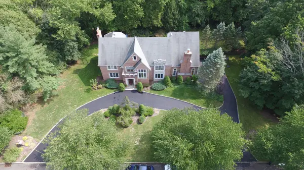 14 Forest Ridge Rd, Upper Saddle River, NJ 07458