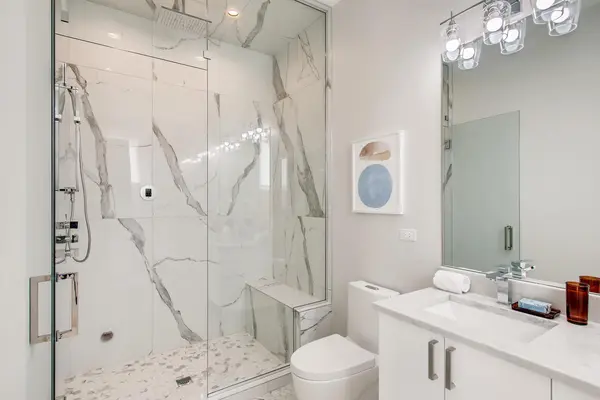 910 N Wood St #3, Chicago, IL 60622
