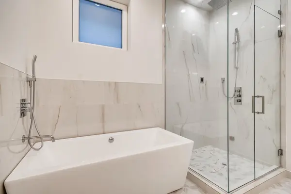 910 N Wood St #1, Chicago, IL 60622