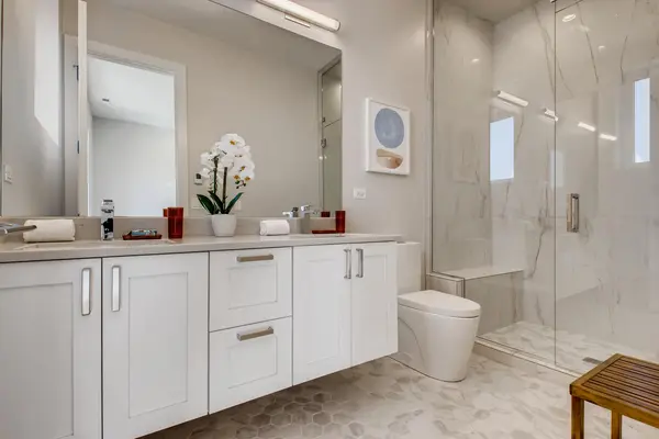 910 N Wood St #2, Chicago, IL 60622