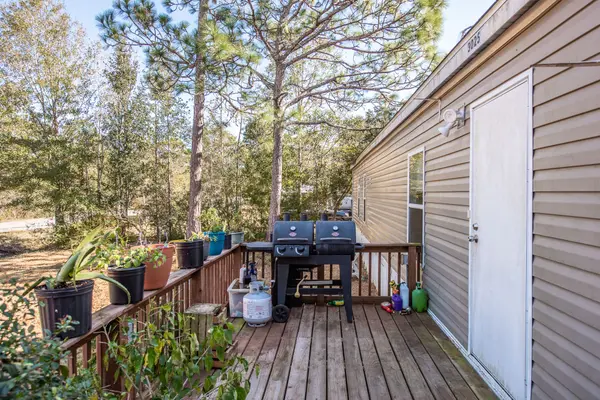 3025 Ferris Dr, Navarre, FL 32566