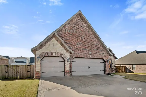 207 Sussex Ave, Lowell, AR 72745