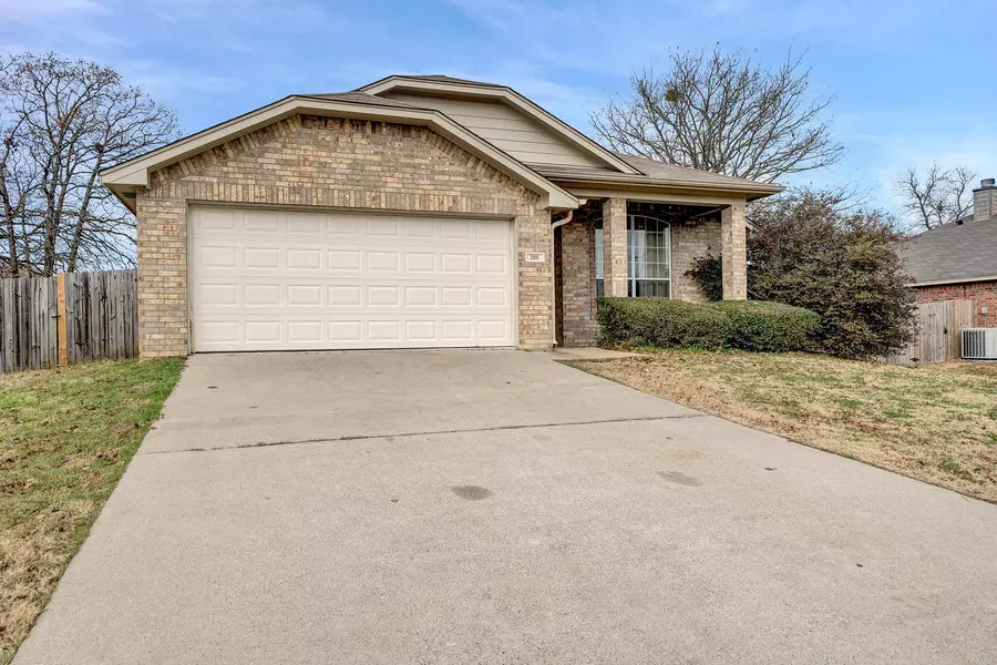 386 Molly Lane, Lindale, TX 75771