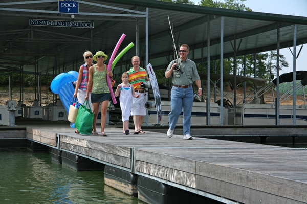 Marina Bay Lake Lanier family boating community georgia