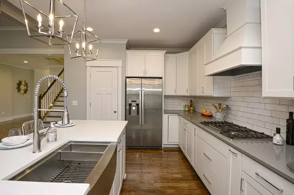 9810 Orchard Trail