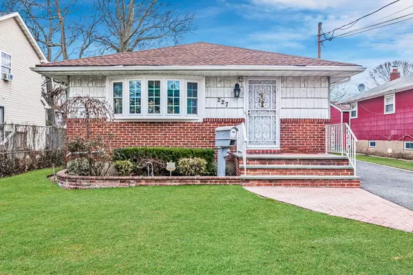 Roosevelt, NY 11575,227 Frederick Avenue