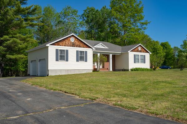 4 Veranda Drive, Gorham, ME 04038
