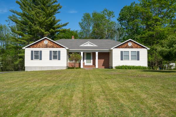 4 Veranda Drive, Gorham, ME 04038