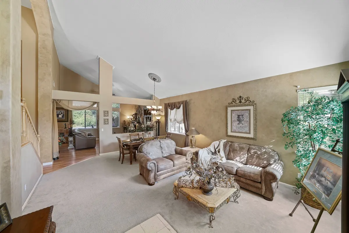 1036 Danielle Dr, Roseville, CA 95747
