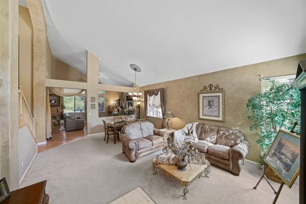 1036 Danielle Dr, Roseville, CA 95747