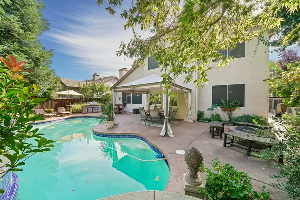 1036 Danielle Dr, Roseville, CA 95747