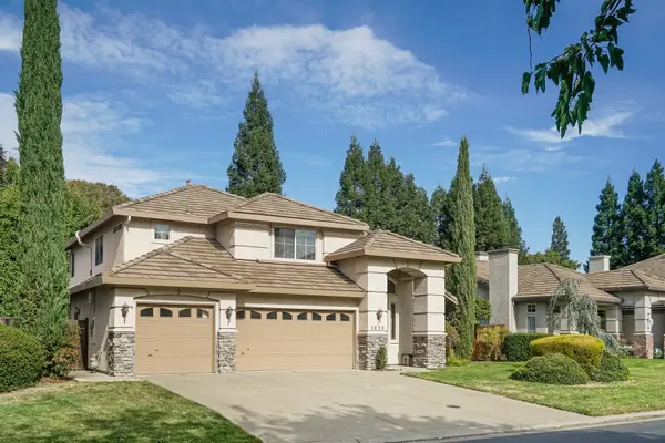 1036 Danielle Dr, Roseville, CA 95747