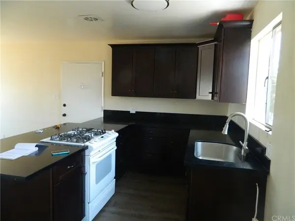 824 W 43rd Pl, Los Angeles, CA 90037