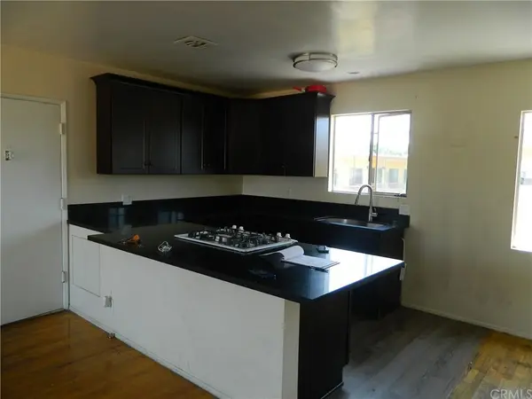 824 W 43rd Pl, Los Angeles, CA 90037
