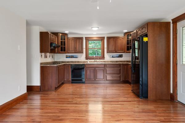 1046 Cape Rd, Hollis Center, ME 04042