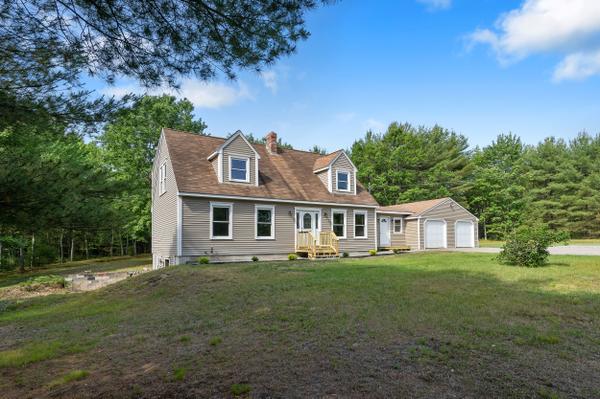 1046 Cape Rd, Hollis Center, ME 04042