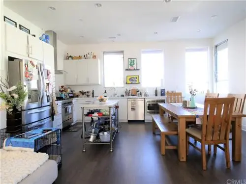 2200 Tom Mix Rd, Los Angeles, CA 90026