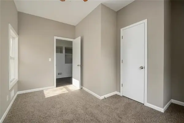8600 Greenwood Road, Raytown, MO 64138