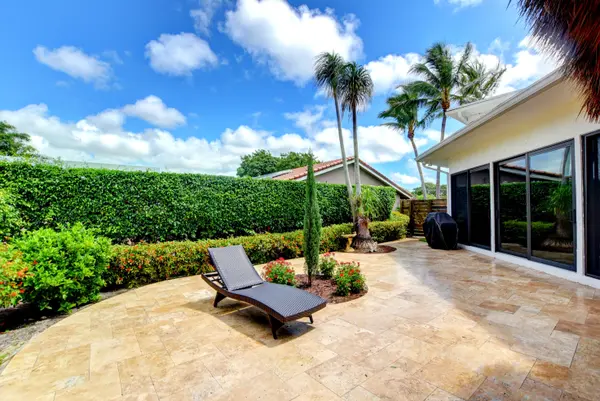 688 East Lakewoode Circle, Delray Beach, FL 33445
