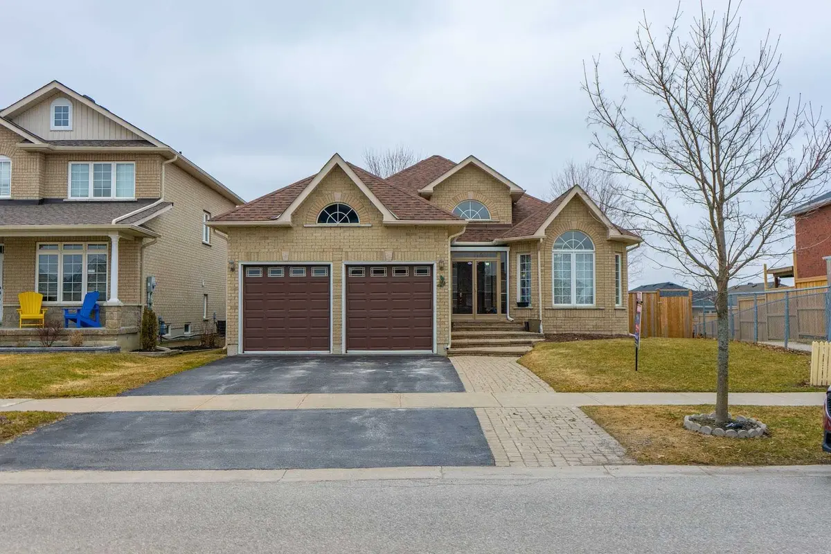 38 Pace Crescent, Bradford West Gwillimbury, ON L3Z 3H8
