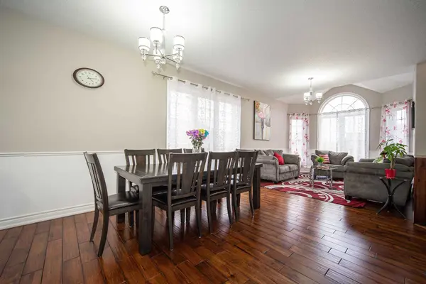 38 Pace Crescent, Bradford West Gwillimbury, ON L3Z 3H8